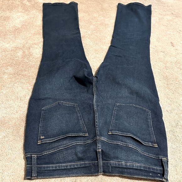 Madewell- Tall Skinny Flare Jeans in Colleton Wash - Picture 5 of 5